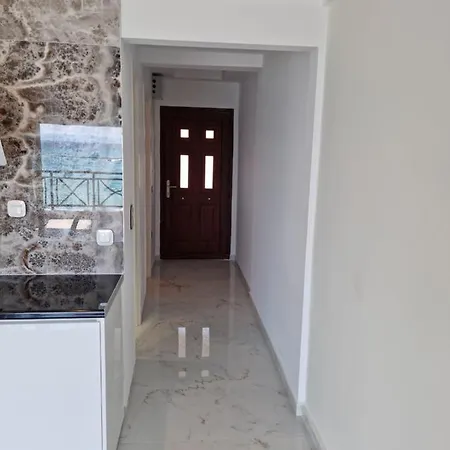 Lux Sea Front Avra Apartment