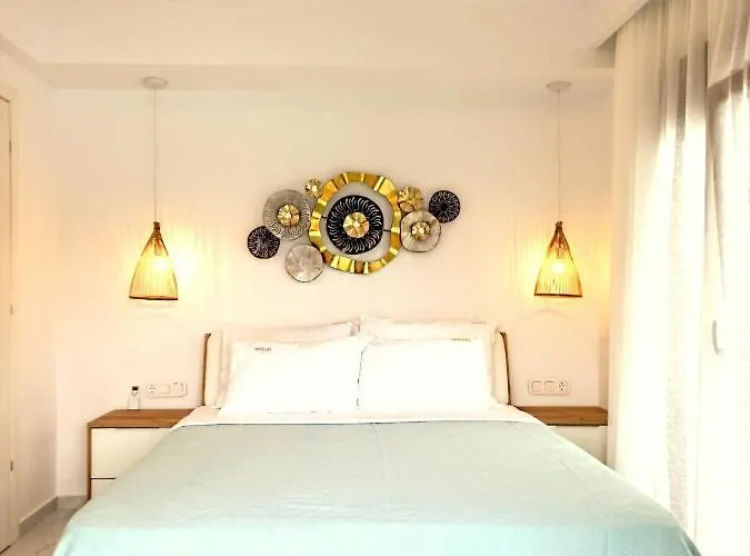 Lux Sea Front Avra Lägenhet *