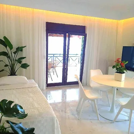 Lux Sea Front Avra
