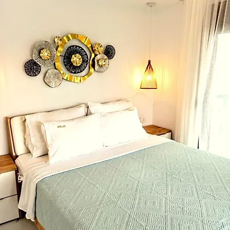 Lux Sea Front Avra *