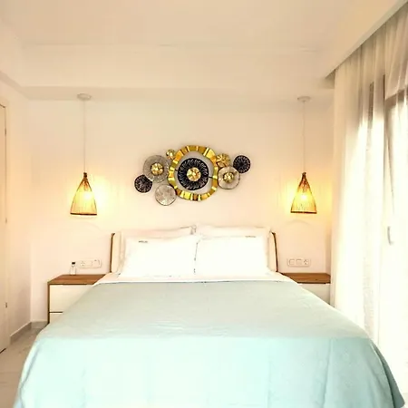 Lux Sea Front Avra Apartment *