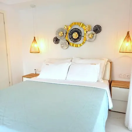 Apartment Lux Sea Front Avra *