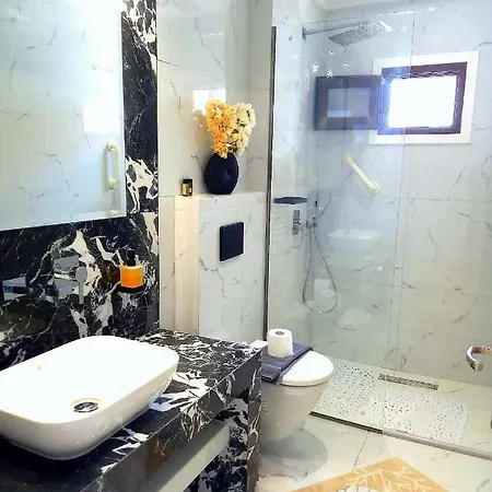 Lux Sea Front Avra * بيفكوهوري