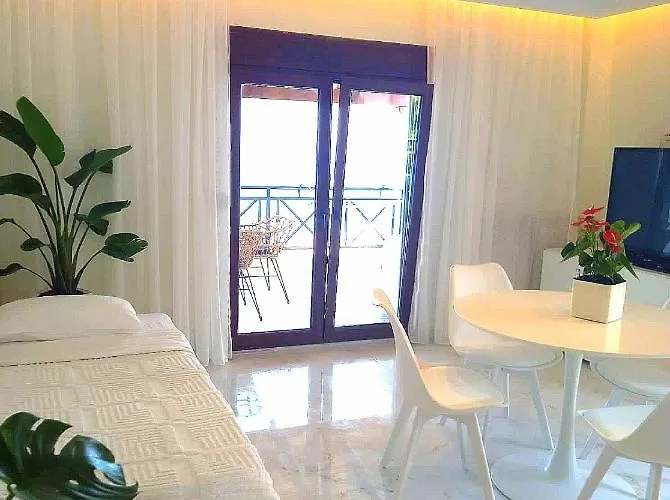 Lux Sea Front Avra