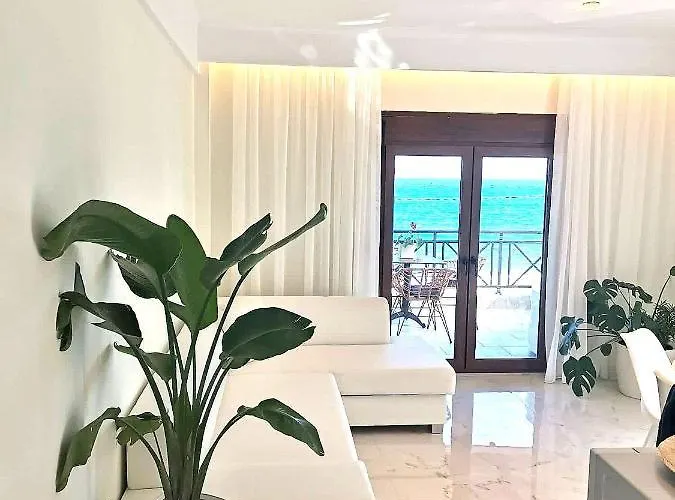Lux Sea Front Avra Appartamento